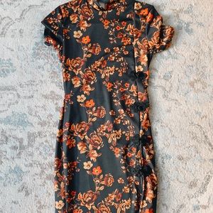 High-neck oriental dress